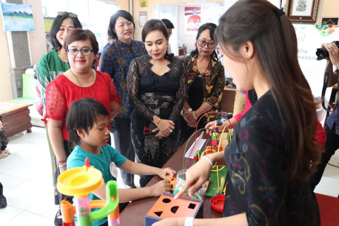 Foto: Peringati Hari Autisme Se-Dunia, Sabtu (1/4)