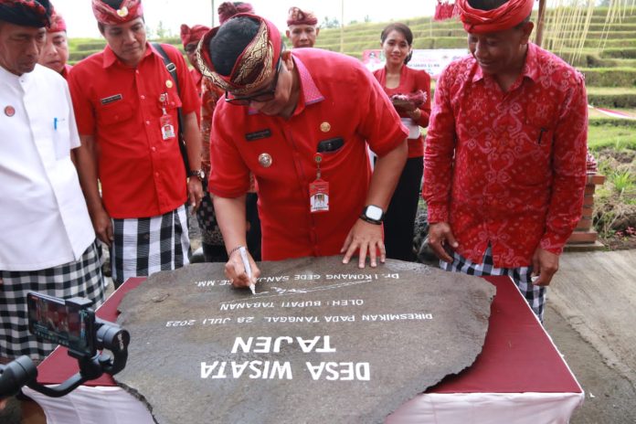 Dengarkan Langsung Aspirasi Masyarakat, Bupati Sanjaya Konsisten Jalankan Program Bungan Desa3