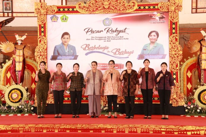Diserbu Masyarakat, Pasar Rakyat “Berbelanja dan Berbagi” TP PKK Tabanan Banjir Pembeli2