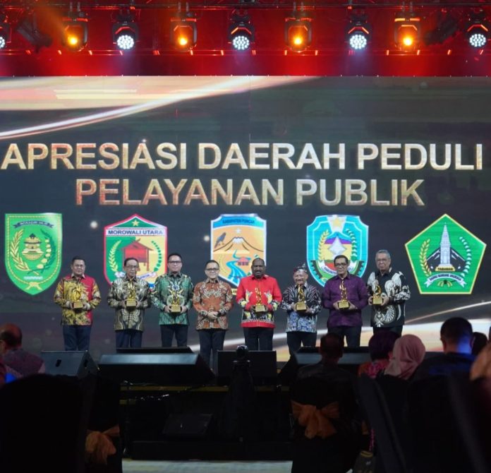 Bupati Tabanan Raih Penghargaan Apresiasi Daerah Peduli Pelayanan Publik 2023, Oleh Kompas TV Nasional4
