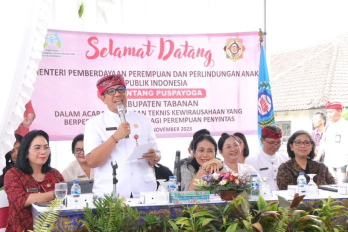 Bupati Tabanan Hadiri Kegiatan Bimtek Kewirausahaan Berperspektif Gender Bagi Perempuan Penyintas Oleh Yayasan Dharma Tegeh Kori (3)