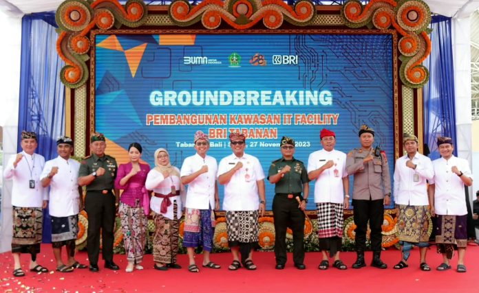 Hadiri Groundbreaking IT BRI Tabanan, Bupati Sanjaya Berharap Kecanggihan Teknologi Bisa Dipadukan dengan Kearifan Lokal di Tabanan (3)