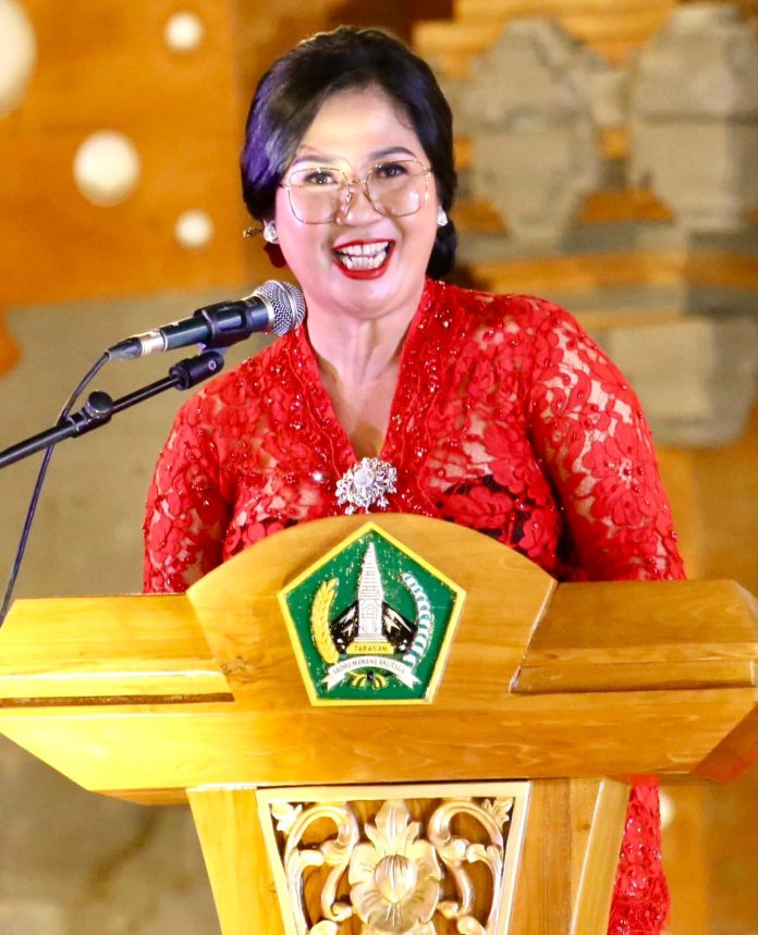 Penuh Antusias, Ny. Rai Wahyuni Sanjaya Membuka Lomba Gong Kebyar Wanita