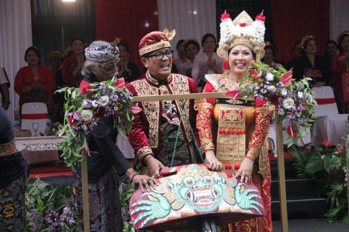 Ribuan Masyarakat Antusias Saksikan Parade Budaya Gema Singasana Hut Kota Tabanan ke-530 (3)