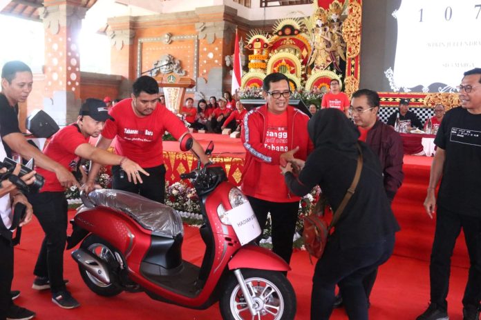 Berkumpul Penuh Suka Cita, Bupati Tabanan Hadiri RAT KPN Abdi Praja Singasana Jaya (3) (1)