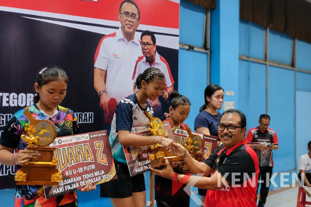 tenis Penyerahan hadiah Turnamen Tenis Meja Hari Pajak 2026 Kota Denpasar di Graha Yowana Suci